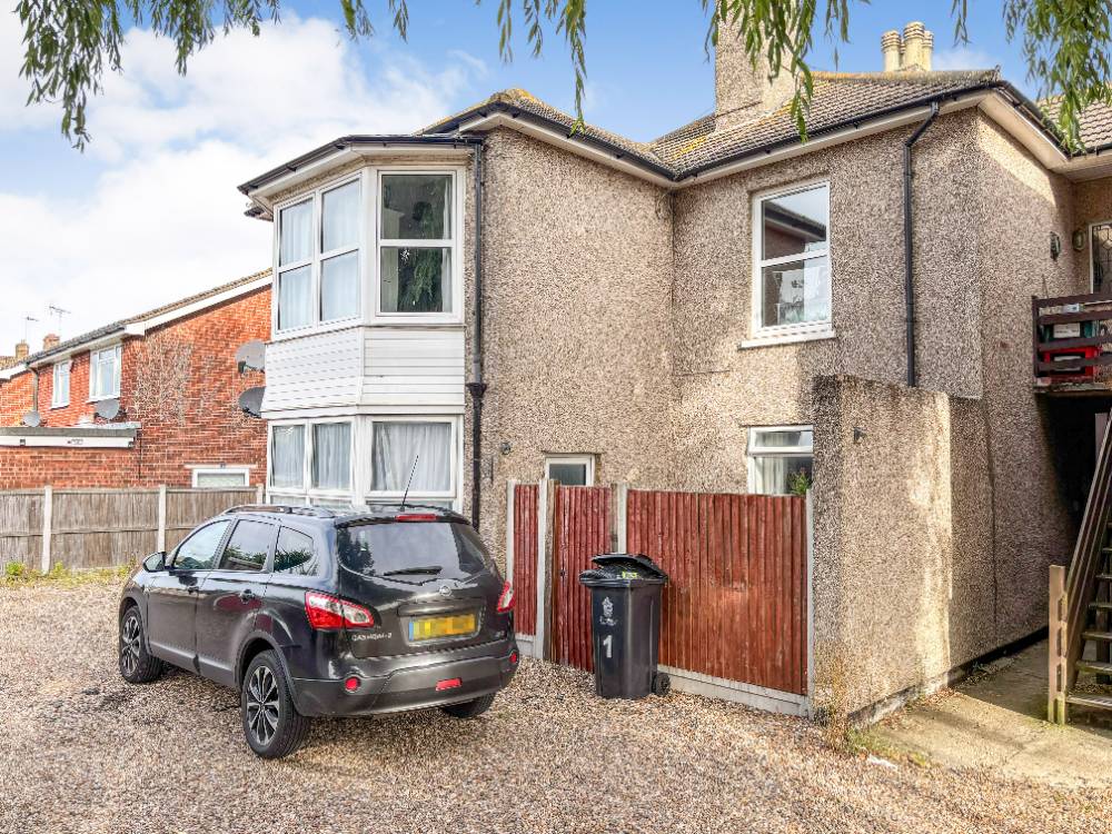 Pondtail Lodge, Frinton Road, Kirby Cross, CO13 0LF