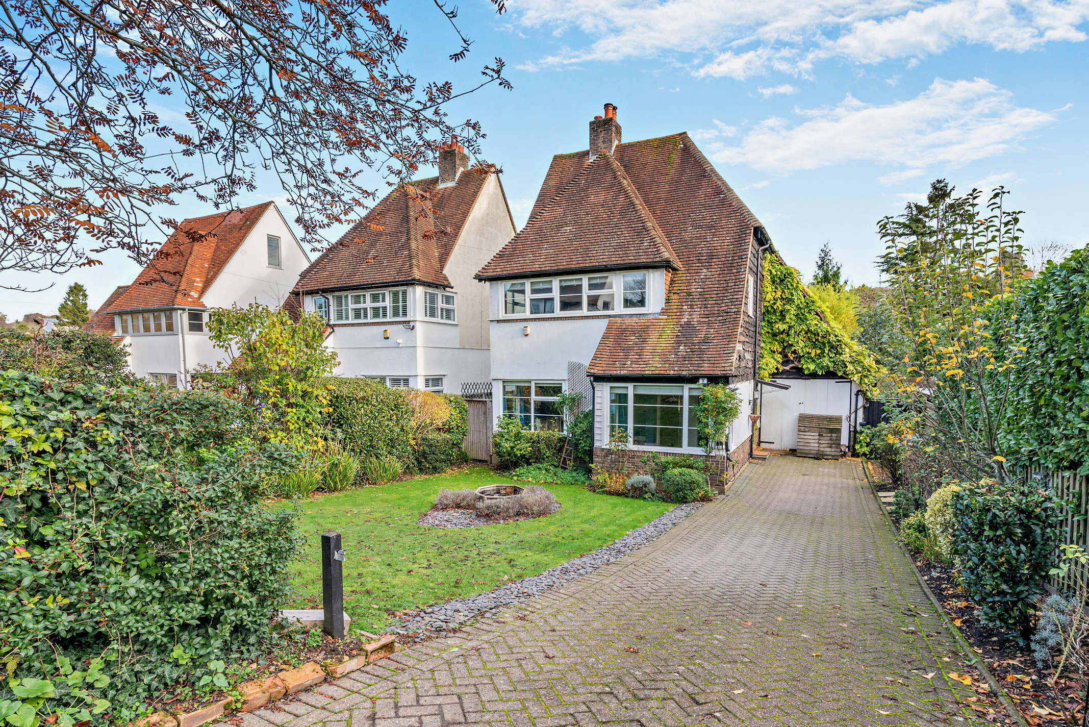 The Netherlands, Coulsdon, CR5