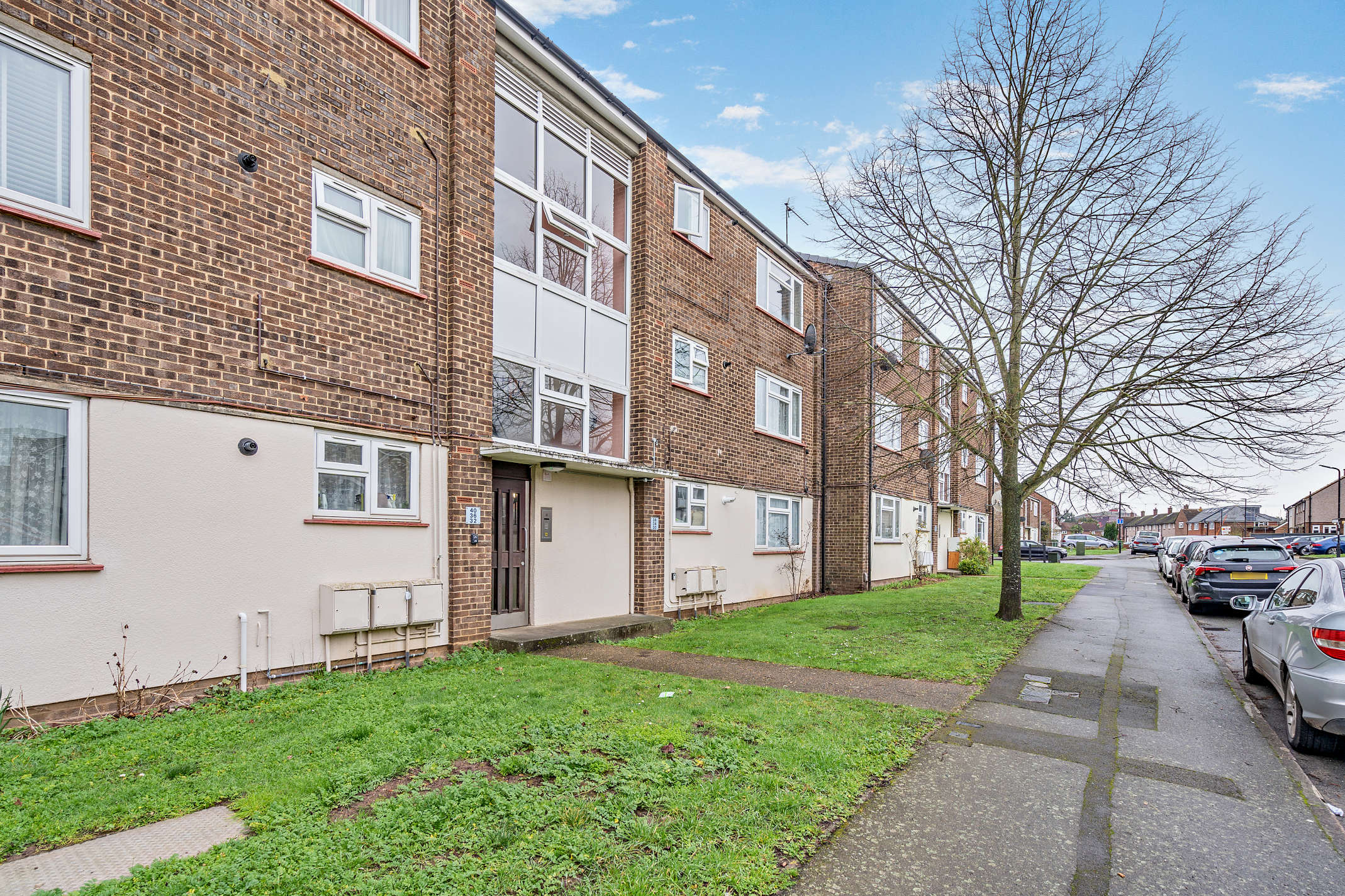 Spinney, Slough, SL1