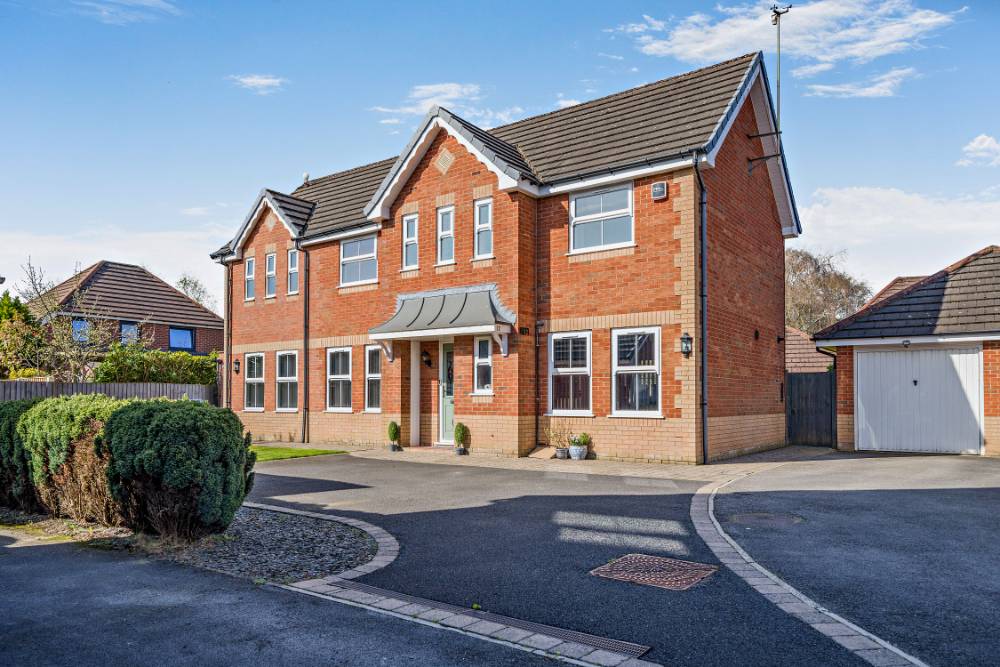 Turnbury Close, Euxton, PR7