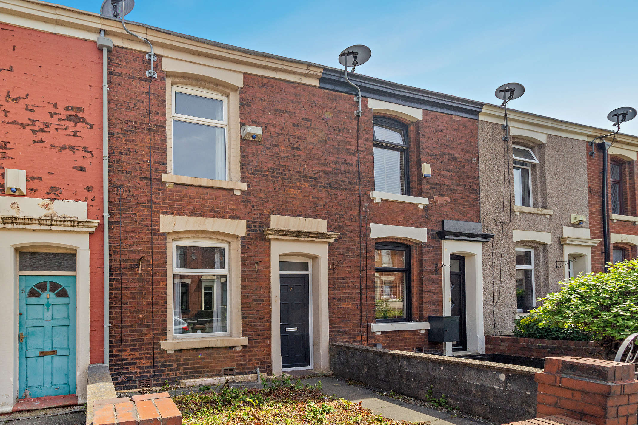 Kings Bridge Street, Blackburn, BB2