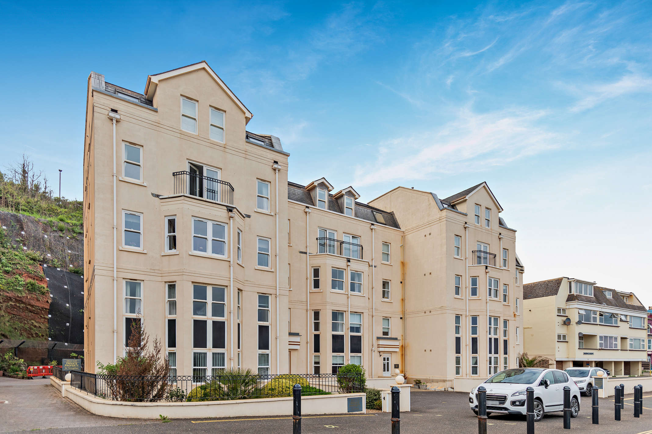 Great Cliff, Marine Parade, EX7