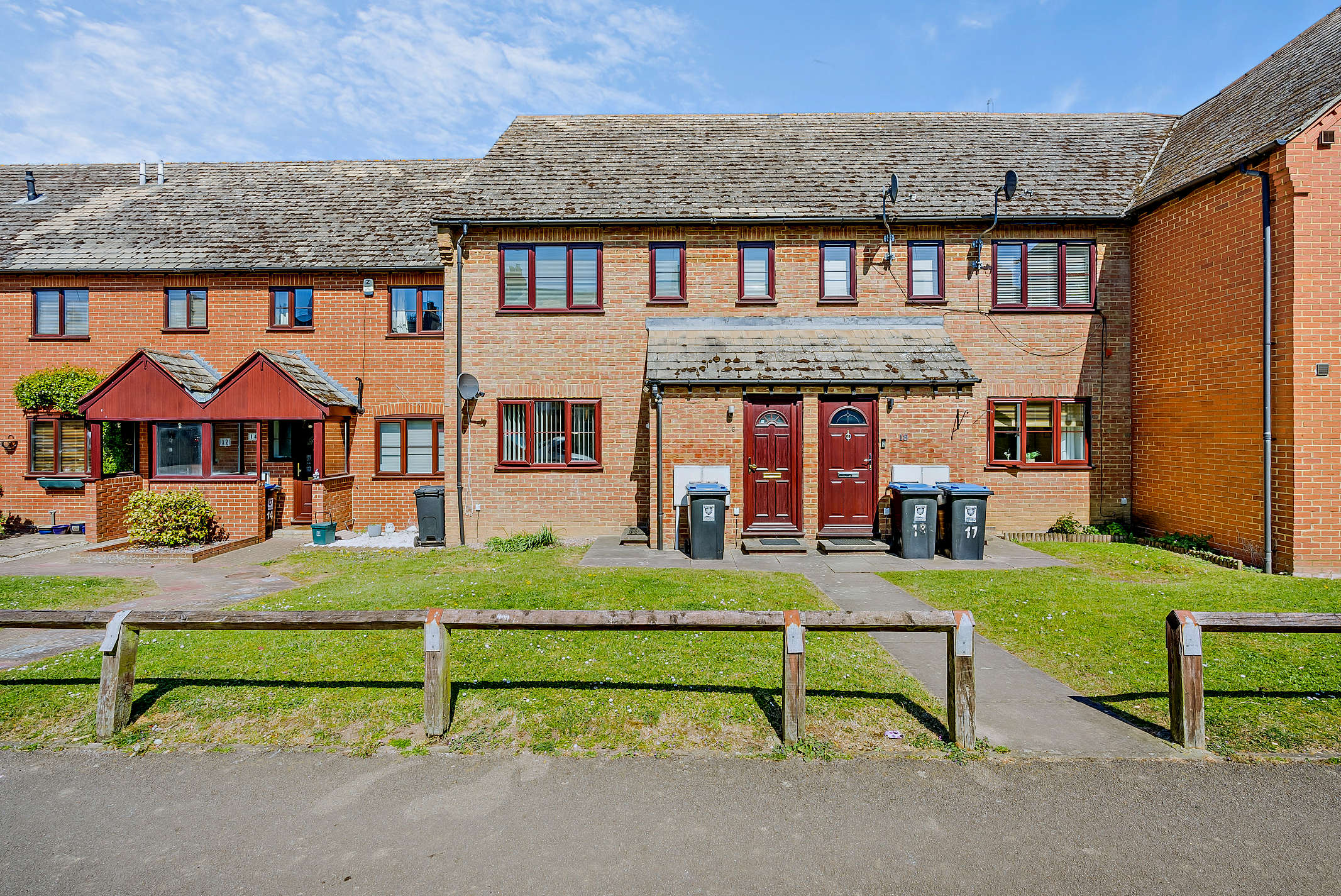 Blacksmiths Row, High Street, Markyate, AL3 8NZ